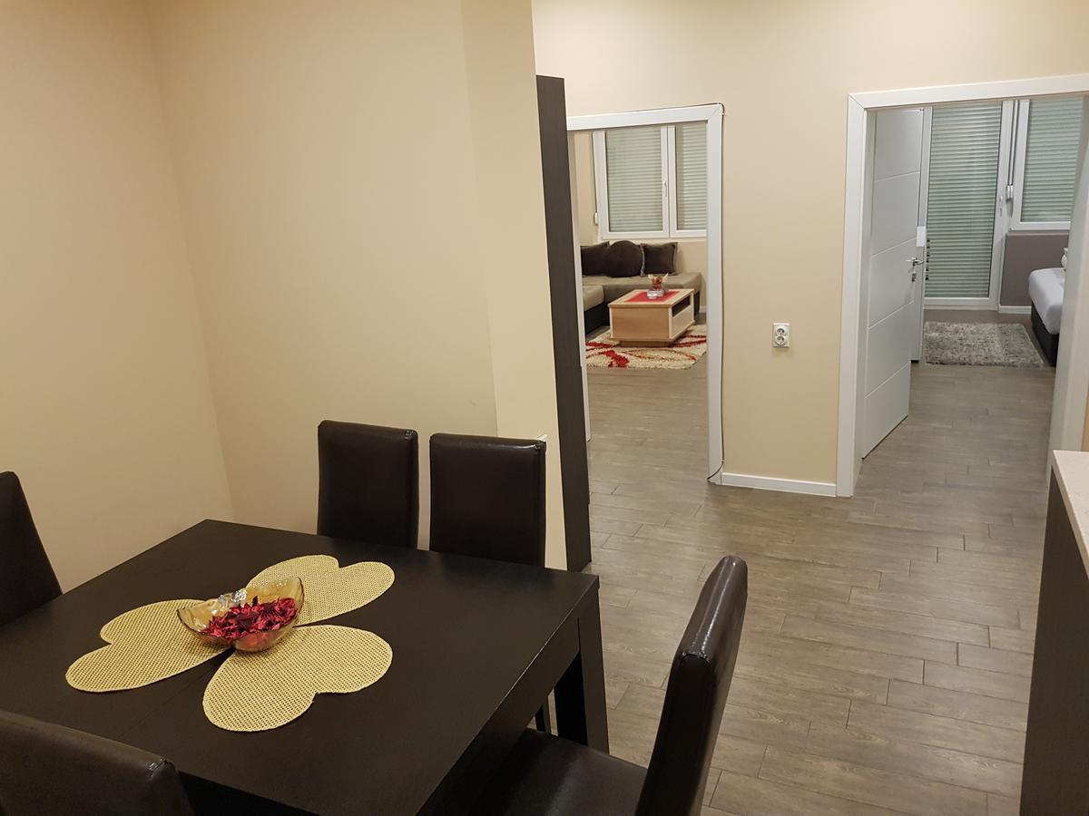 Ceca Apartman Ni Exterior foto
