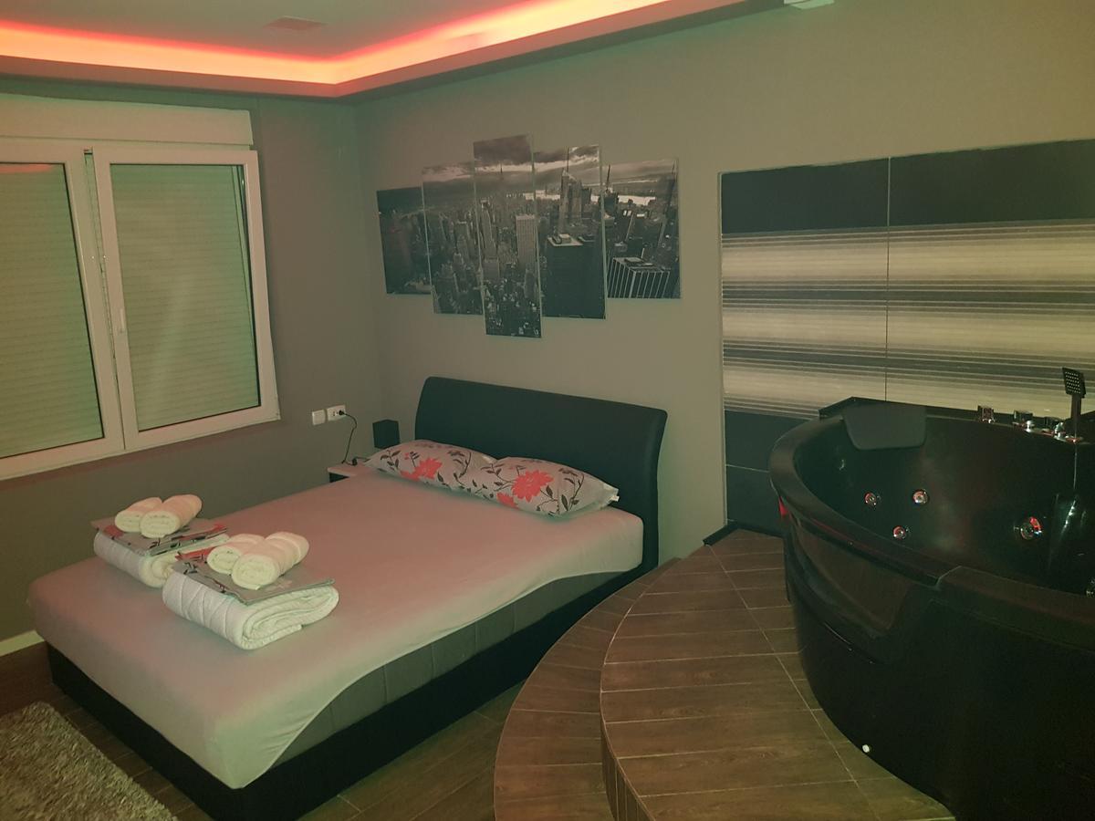 Ceca Apartman Ni Exterior foto