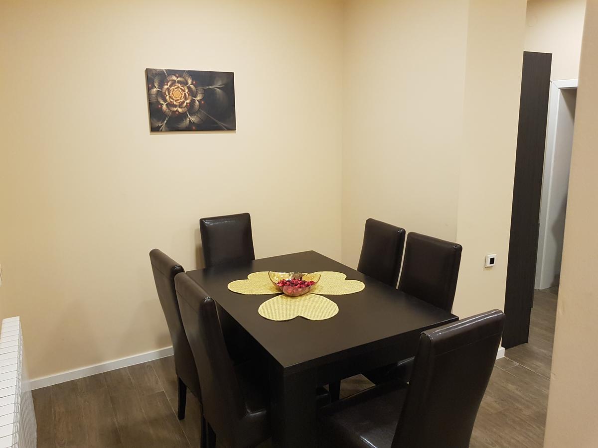 Ceca Apartman Ni Exterior foto