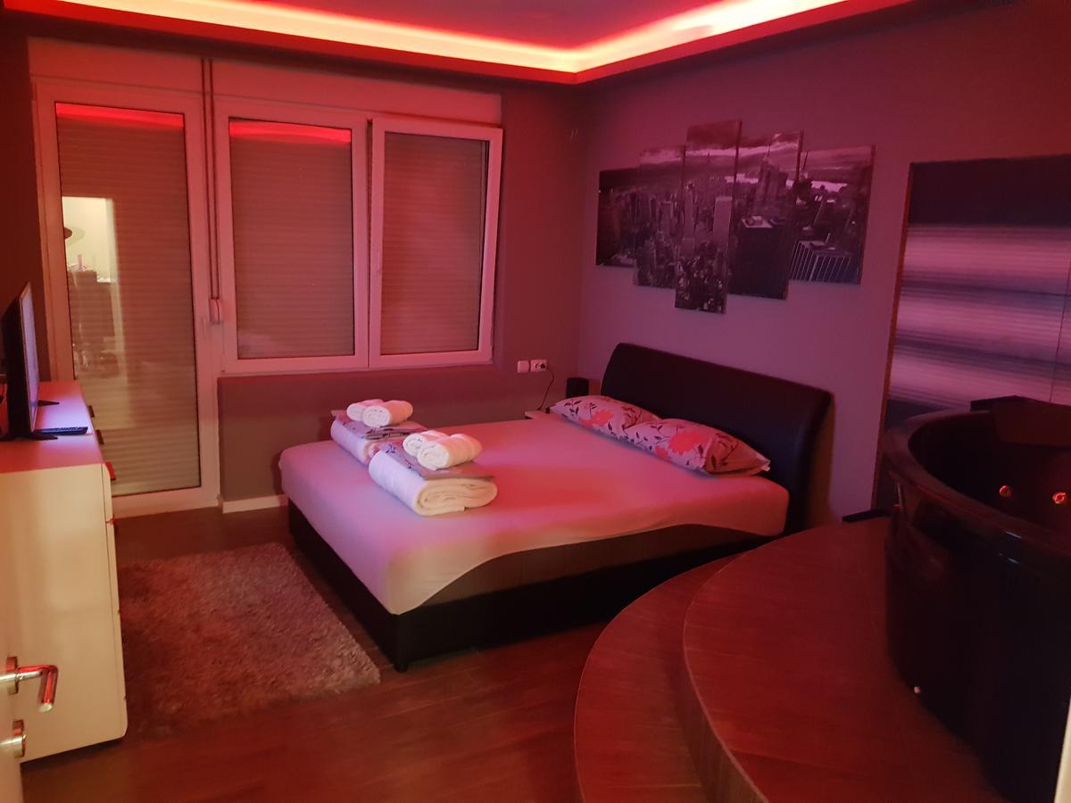 Ceca Apartman Ni Exterior foto