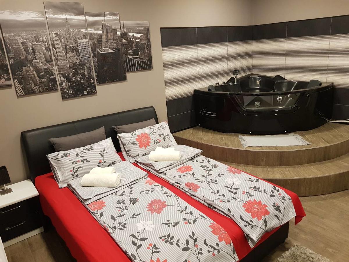 Ceca Apartman Ni Exterior foto