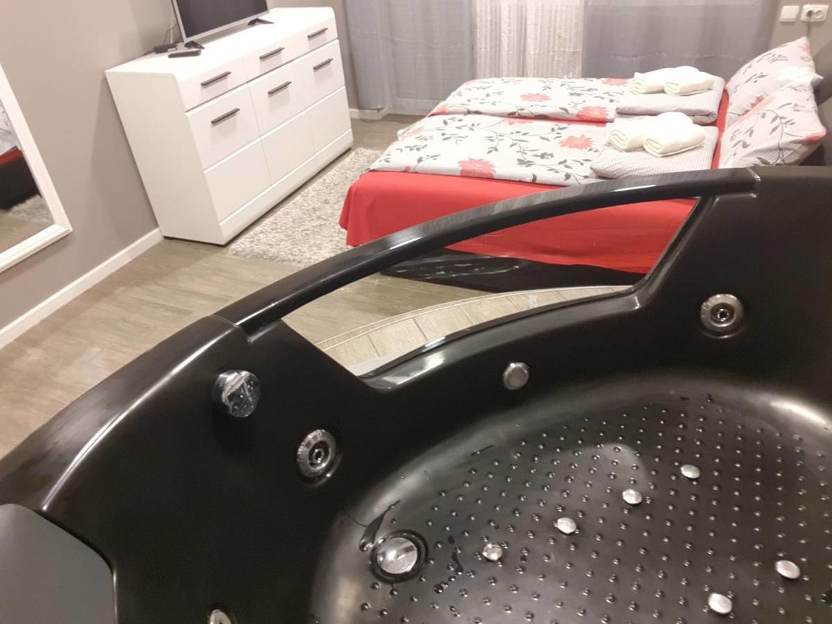 Ceca Apartman Ni Exterior foto