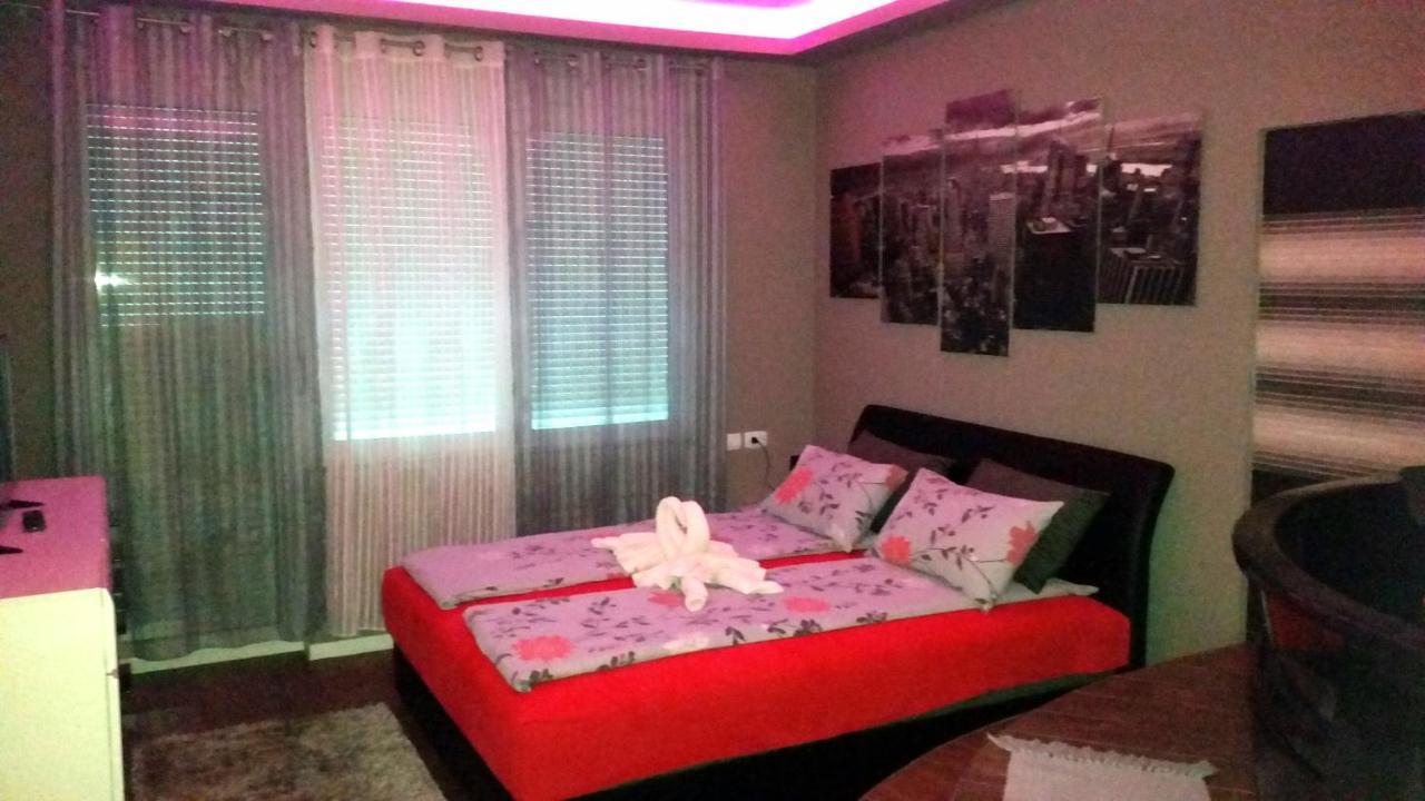 Ceca Apartman Ni Exterior foto