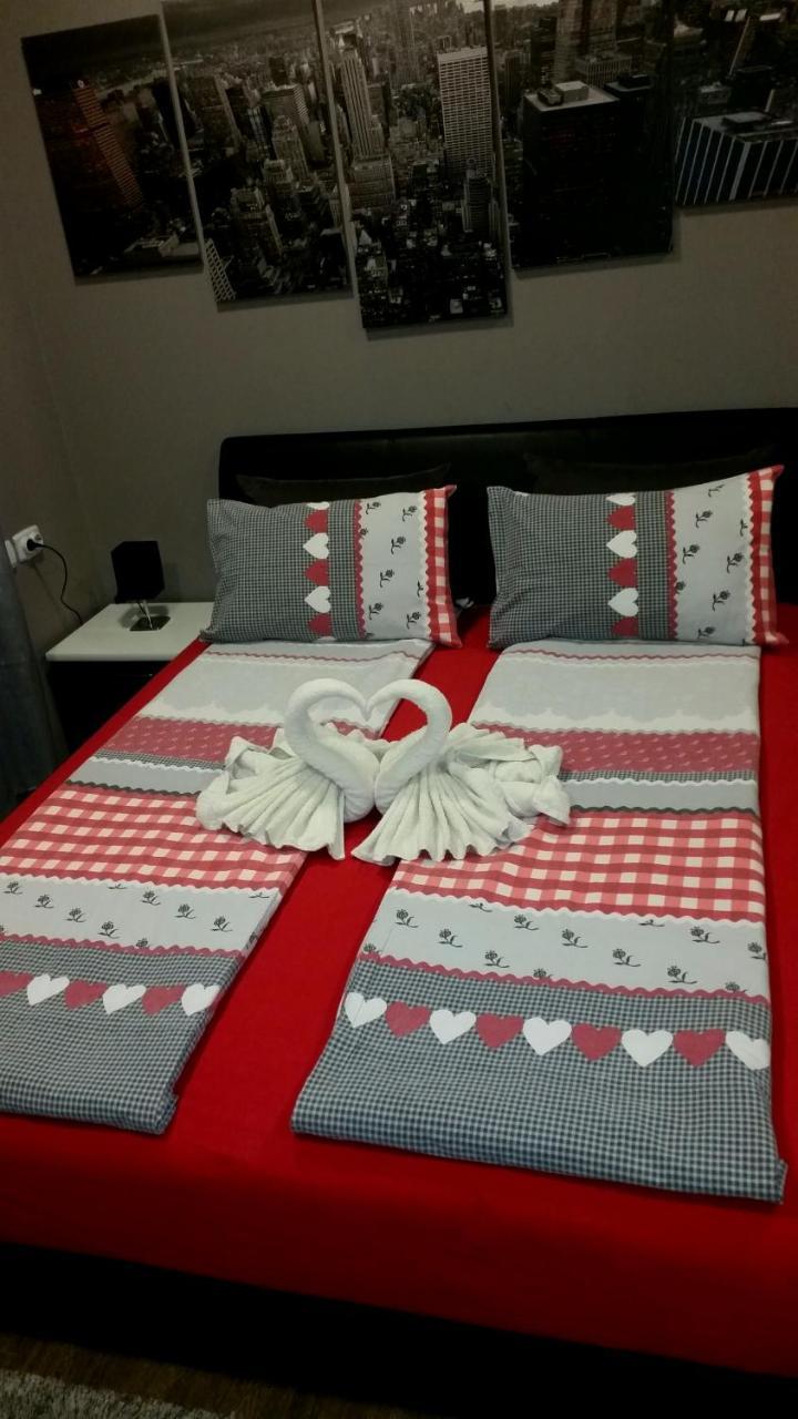 Ceca Apartman Ni Exterior foto