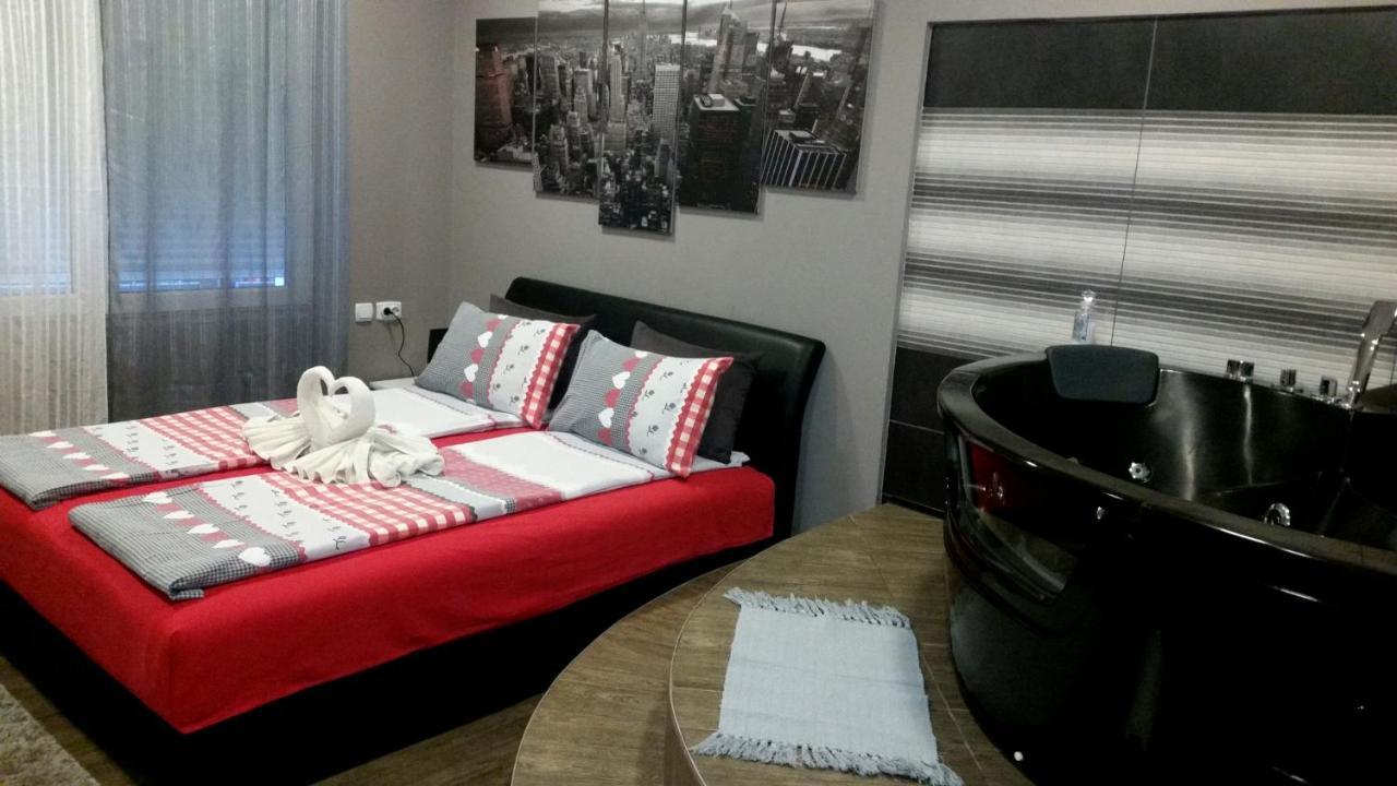 Ceca Apartman Ni Exterior foto