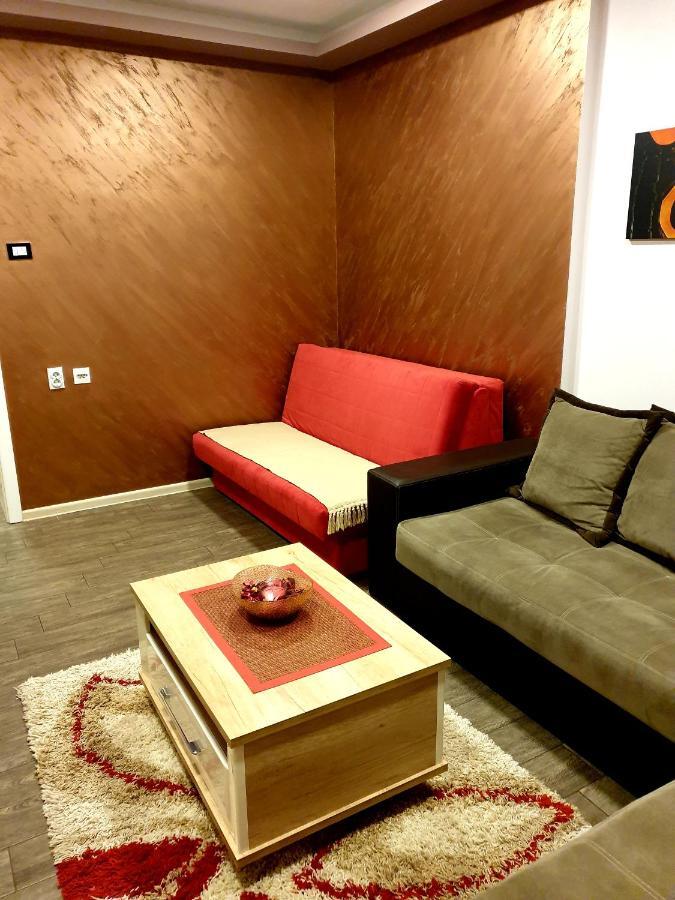Ceca Apartman Ni Exterior foto
