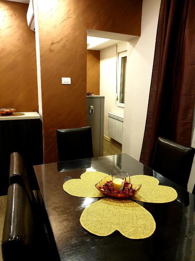 Ceca Apartman Ni Exterior foto