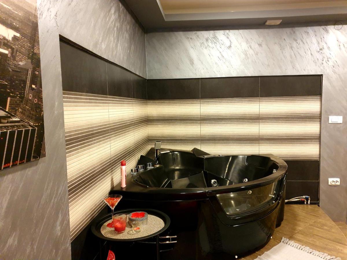 Ceca Apartman Ni Exterior foto