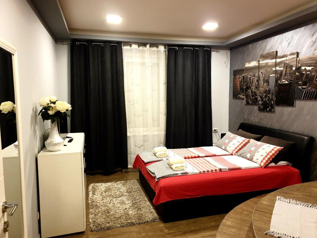 Ceca Apartman Ni Exterior foto